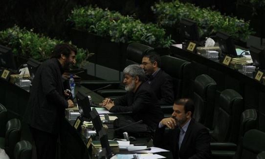 صحنه دیدنی از مددی و حسینی نمایندگان دور چهارم میانه در مجلس+عکس