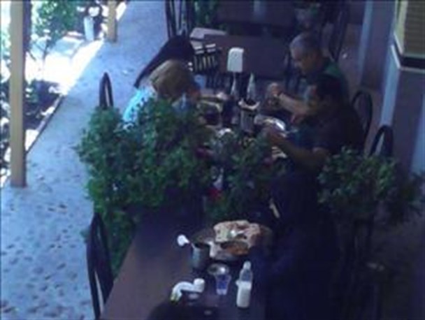 کشف حجاب اتباع خارجی در یکی از رستوران های تبریز