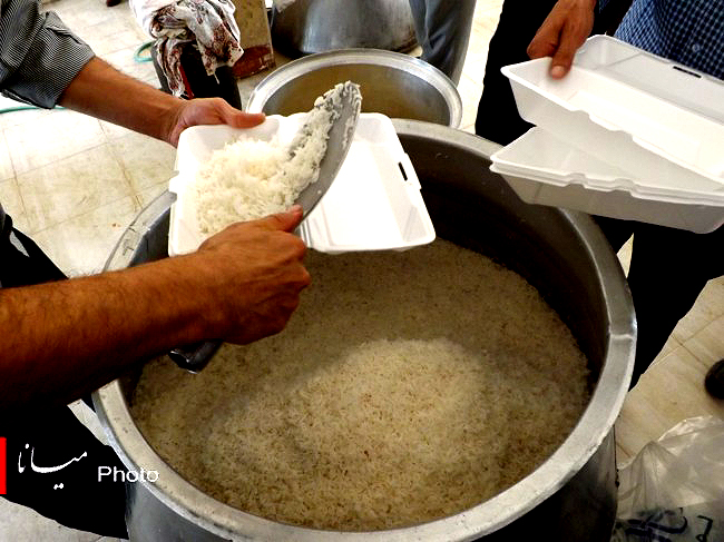 پخت و توزیع ۶۵۰ وعده افطاری در بخش ترکمانچای میانه برای نیازمندان+تصاویر
