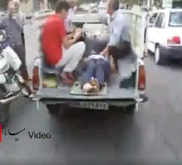 انتقال مصدوم در شهر میانه به بیمارستان با پیکان وانت !+ فیلم
